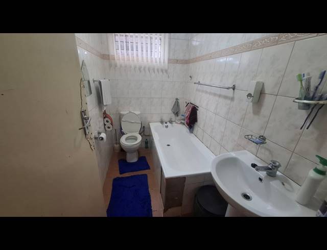 3 BEDROOM FREEHOLD FOR SALE IN WESTRIDGE